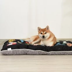 Fetch For Pets Friends Iconic Friends Graphics Napper Dog Bed, Black 11 Fetch For Pets Friends Iconic Friends Graphics Napper Dog Bed, Black -Fetch For Pets || Ware || Inaba Shop 277853 PT4. SY630 V1626240693